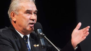 E un timid! Puiu Iordanescu, singurul senator "mut" din Parlament