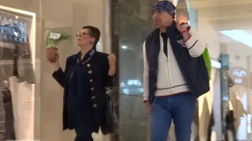 Ei sunt cel mai cool cuplu din muzica usoara! Au haine stylish, fac shopping in mall si mananca hot wings