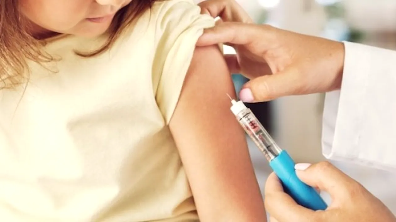 Mare atenție! Ministrul Sănătății a făcut anunțul despre vaccinarea copiilor