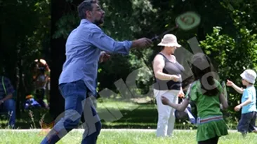 Radu Moraru si-a scos familia in parc!