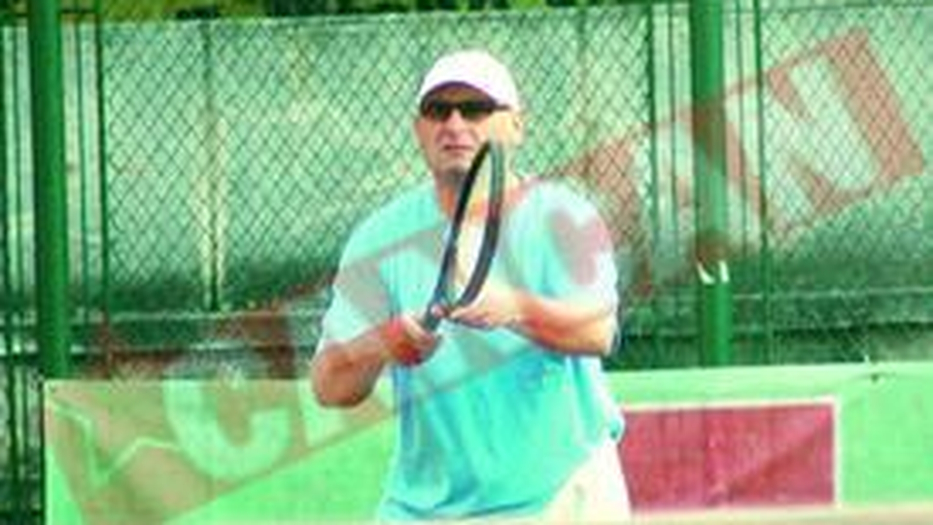 Fiul lui Tariceanu ia lectii de tenis in Herastrau