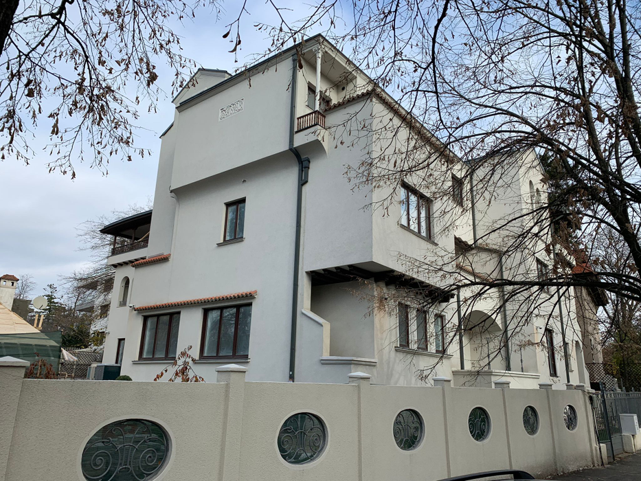 Dragoș Pavăl a plătit 5,2 milioane de euro pentru casa de patrimoniu învecinată cu Palatul lui Gigi Becali