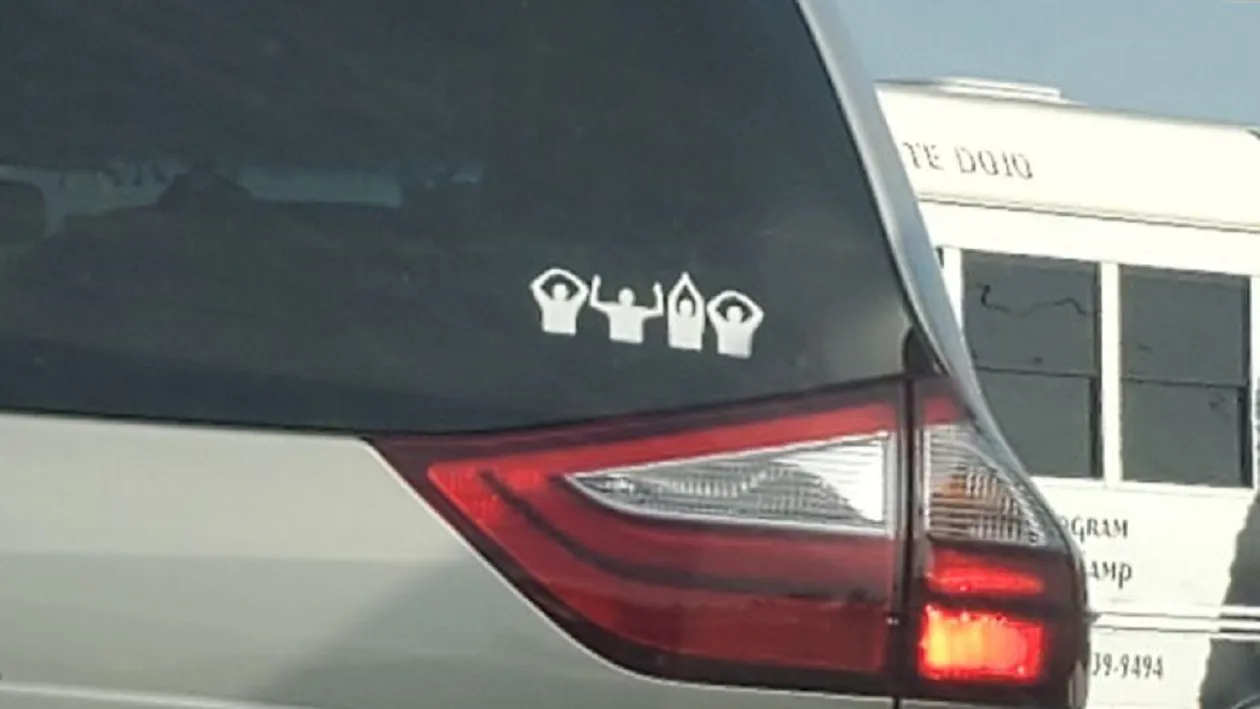 Tu știai? Ce înseamnă, de fapt, simbolurile din această fotografie