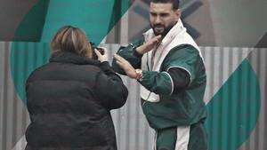 Dorian Popa, demonstrație „Kung Fu” pe străzile Capitalei. Trafic, oameni, claxoane, nimic nu a putut să îl oprească!