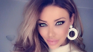 Bianca Draguşanu ”lucrează” la un copil cu Victor Slav: ”Vreau o fetiţă cu ochii albaştrii....”