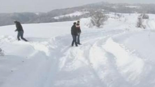Un barbat a murit de frig in Galati, dupa ce a consumat alcool si a adormit pe camp