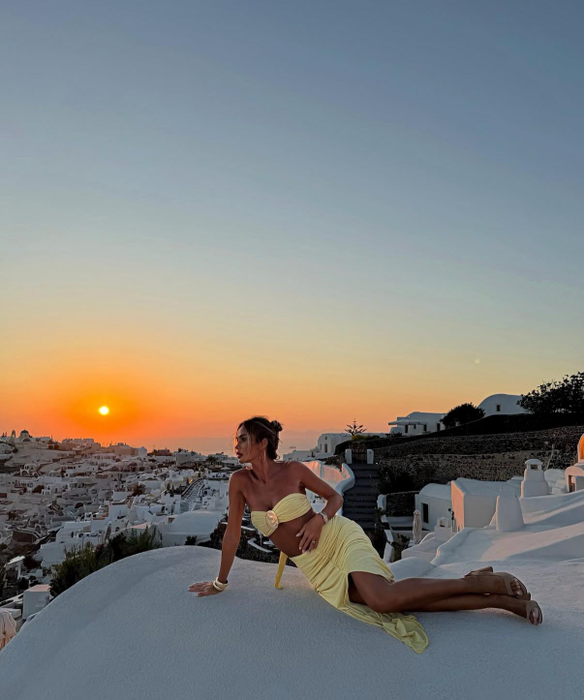 Diana Munteanu a dat România pe Santorini. Imagini spectaculoase din escapada în Grecia