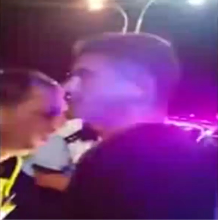 Momentul în care Boureanu îl loveşte pe poliţist