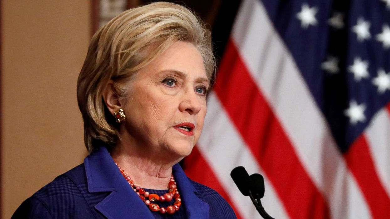 Alertă la casa fostului președinte Bill Clinton! A fost găsită o bombă în curte