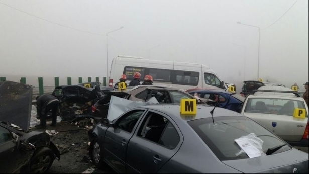 Vinovatii pentru tragedia de pe A2. Viteza prea mică sau prea mare?