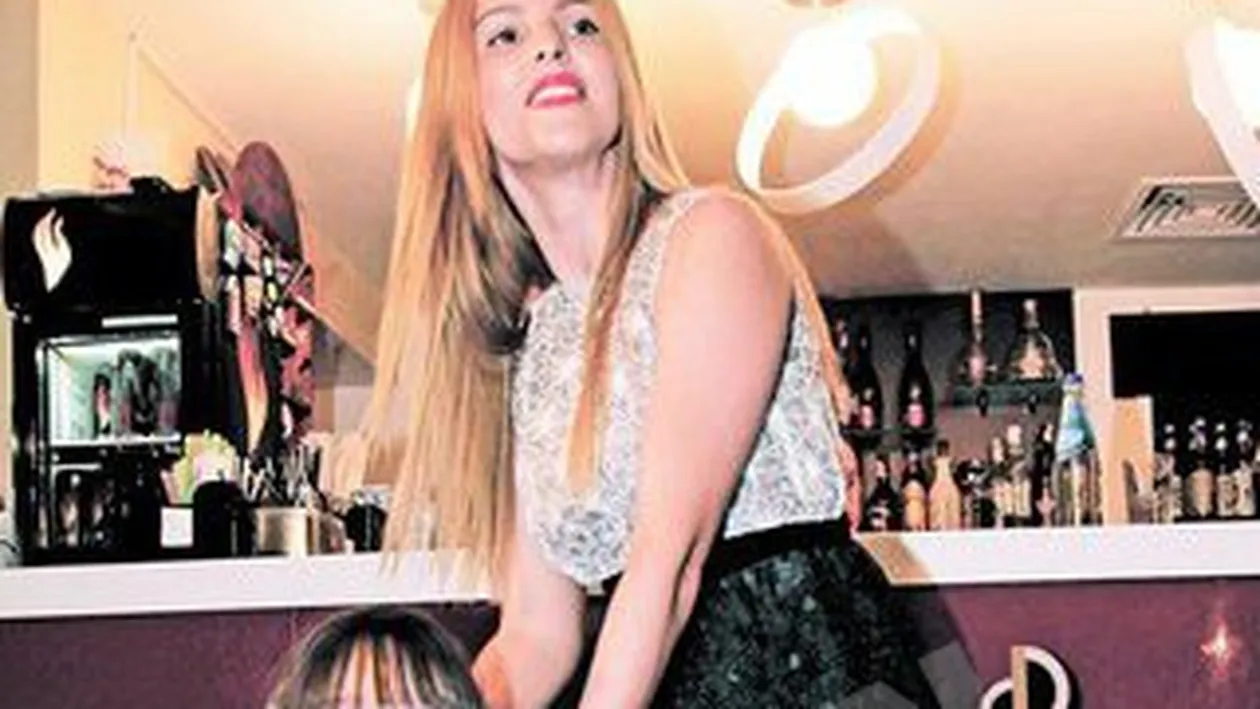 Fetita Printului s-a lansat in cariera de manechin! Rania a fost vedeta unei prezentari de copii