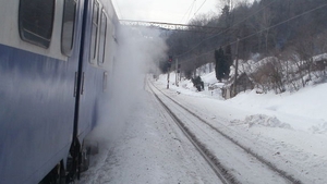 Incendiu intr-un tren de calatori care circula pe ruta Pietrosita-Targoviste. Afla ce s-a intamplat