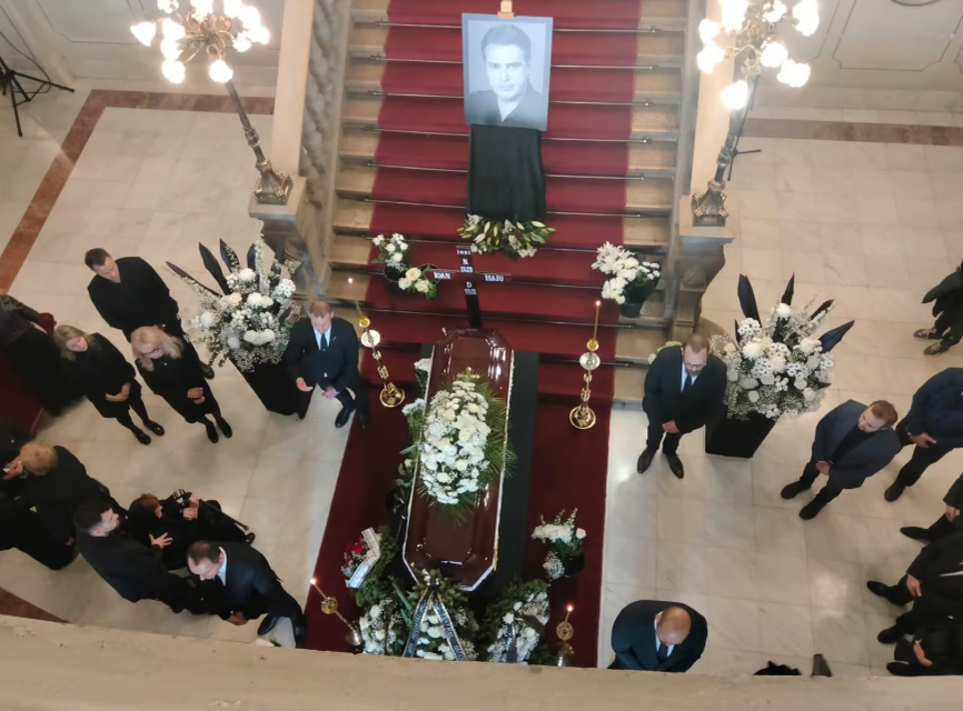Imagini de la priveghiul lui Ioan Isariu/ sursă foto: cluj24