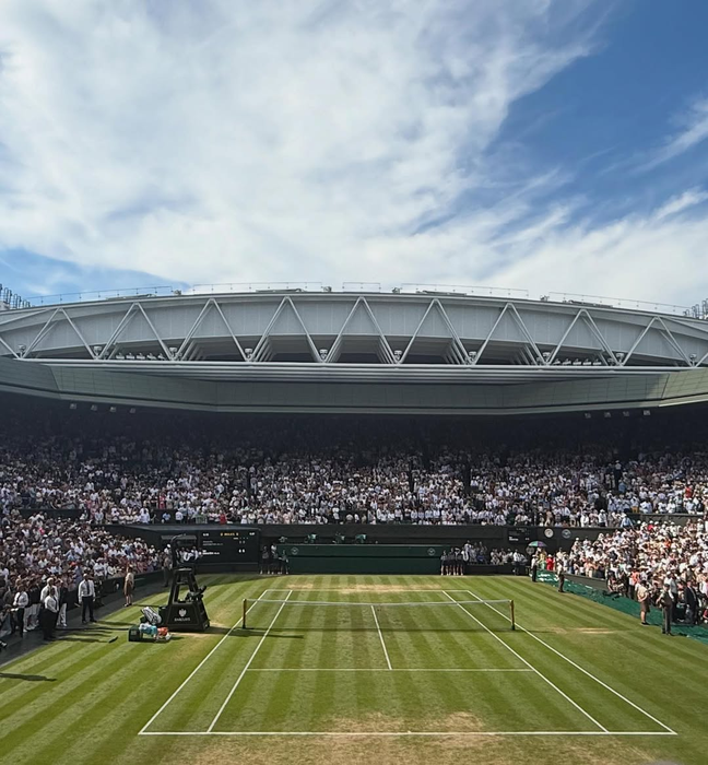 Câți euro costă rochia pe care Simona Halep a purtat-o la Wimbledon 2025. E creația Victoriei Beckham!