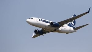Incident grav cu un avion Tarom la Iași! Zbor amânat din cauza unei scurgeri masive de combustibil din rezervor