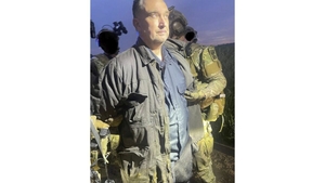 Bărbatul suspectat că a împușcat doi congresmeni din Minnesota a fost arestat. Ce pedeapsă poate primi pentru faptele sale