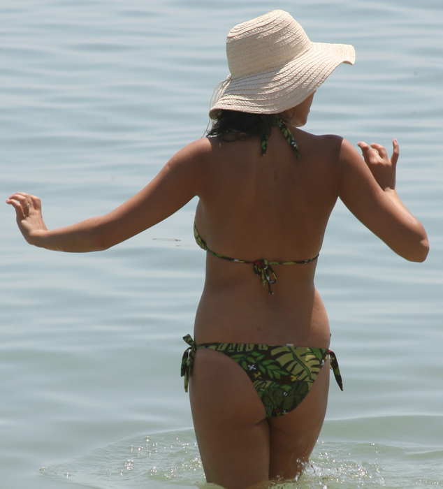 Avem singurele imagini cu Andra Măruță în costum de baie. Cum arată trupul ei, de fapt, și de ce îl ascunde