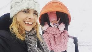 Fetiţa Simonei Gherghe a făcut primii paşi! Prezentatoarea TV a surprins-o într-o ipostază ”dulce” tare: ”Cand copilul nu mai vrea decat...”