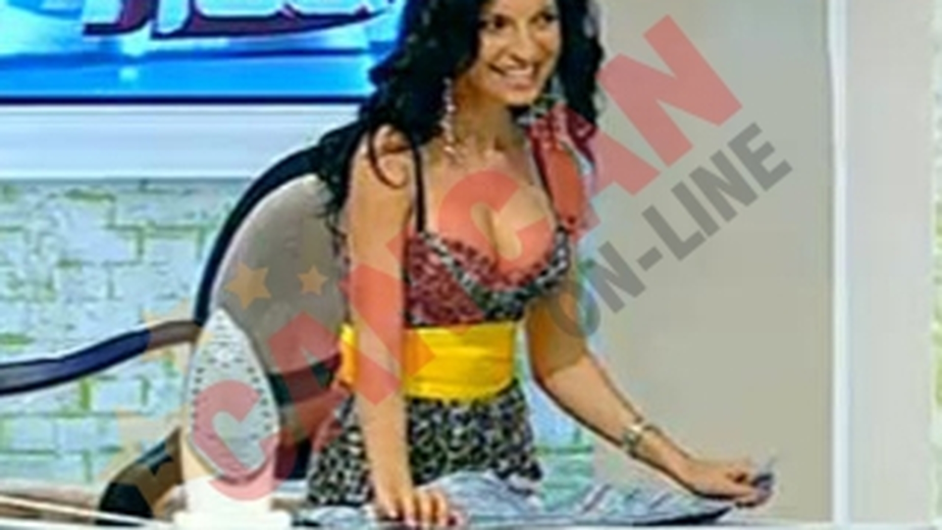 VIDEO Andreea Tonciu a calcat camasi la Happy Hour!
