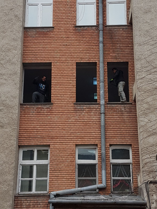 Renovarea unui etaj s-a făcut în 36 de ore