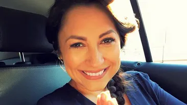 Imaginea care te lasa fara cuvinte! Andra si fetita ei, in cea mai tandra ipostaza