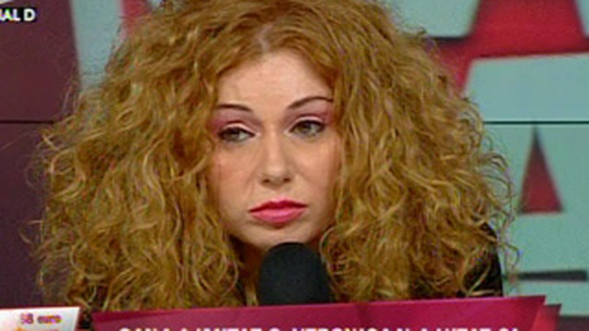 Ceva s-a rupt intre Oana Zavoranu si Veronica A. Cara! Ea a imitat-o la misto pe psiholoaga, ea i-a dat o lectie de viata - "Te iubesc Oana, sunt singura persoana careia ii pasa de tine"