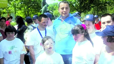Stefan Florescu, impresionat de drama copiilor cu dizabilitati Nu trebuie marginalizati, ci iubiti si sprijiniti
