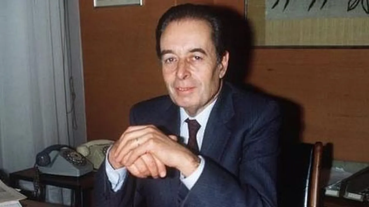 Lumea presei este în doliu! A murit André Fontaine, fostul director al cotidianului francez Le Monde