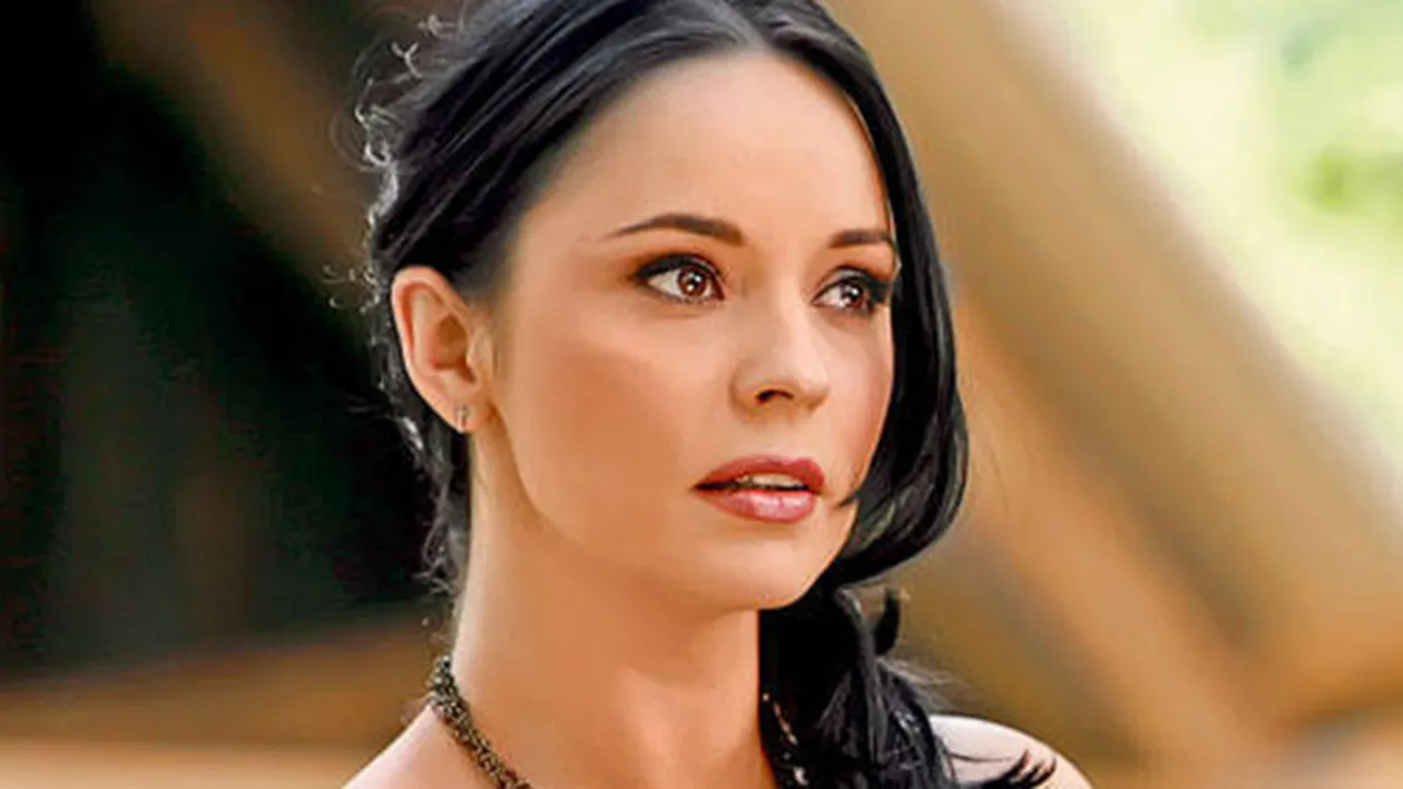 Ea este sora secreta a Andreei Marin! Vezi cat de sexy este Gabriela si din ce castiga bani