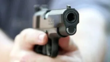 Caz şocant în Caracal! Un poliţist de 31 de ani a încercat să se sinucidă cu pistolul din dotare