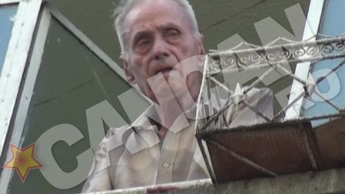 Tortionarul Visinescu nu renunta la instructie nici dupa condamnare! Le da ordine precise vecinilor, iar ei le executa ca-n pluton