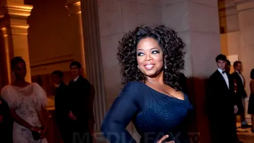 Oprah Winfrey, într-o ipostaza mai putin obisnuita. Cuma arata vedeta americana la 59 de ani - FOTO