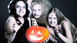 Iata cat te costa vestimentatia de Halloween!