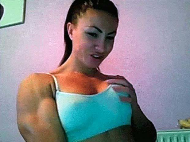 Imagini incredibile! Campioană naţională, reprofilată pe VIDEOCHAT!