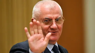 Cum a raspuns Becali mesajului de La multi ani pe care l-a primit de la Mitica Dragomir! S-a asezat pe marginea patului si...