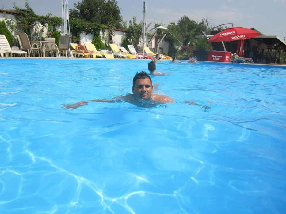 Marius Baldovin a plecat singur la mare și i-au căzut ochii pe ...Selly
