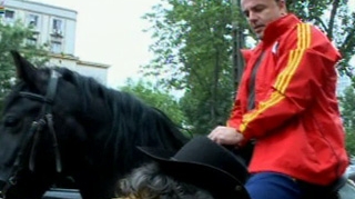 Adrian Enache a primit un armasar de ziua lui: "Sportul, viata sanatoasa, dragostea ma fac sa intineresc! Si eu sunt tot un armasar"