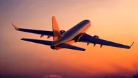 Panică la bordul unui avion care zbura spre Jakarta! Peste 30 de persoane au fost rănite din cauza turbulenţelor