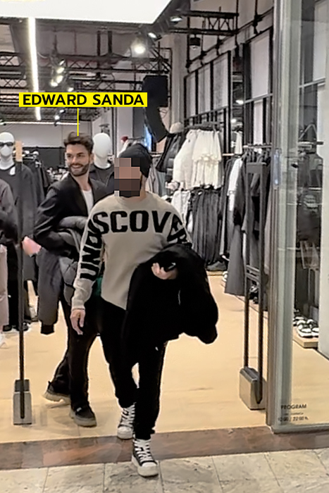 Edward Sanda s-a amuzat la mall (Foto: CANCAN.RO)