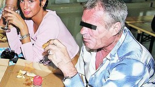 Rasfatata de un barbat care i-ar putea fi tata! Eleva Madalina Pamfile nu mai este "iubita lui Mazare"