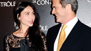 Cum sa faci bani dupa ce ai fost cu o vedeta! Mel Gibson ii da fostei 750.000 de dolari!