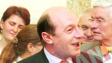 Ce-au facut Basescu si Udrea in avion spre Iasi