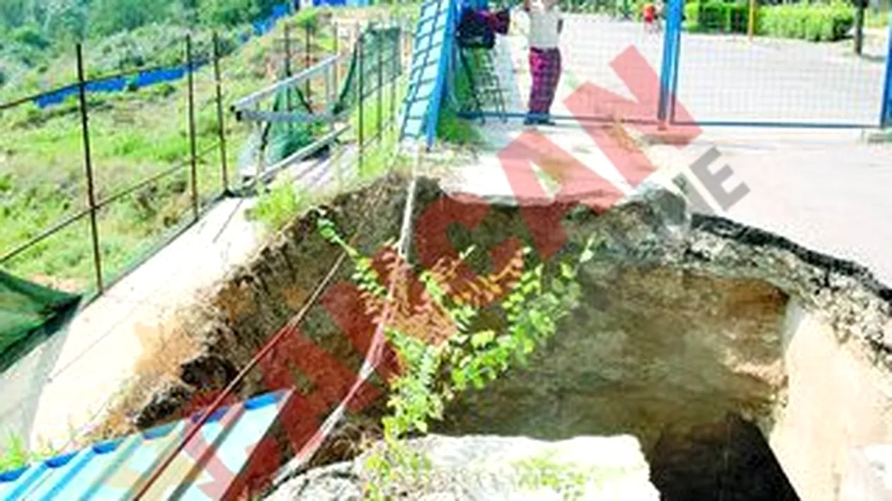 Crater de 12 metri in Constanta