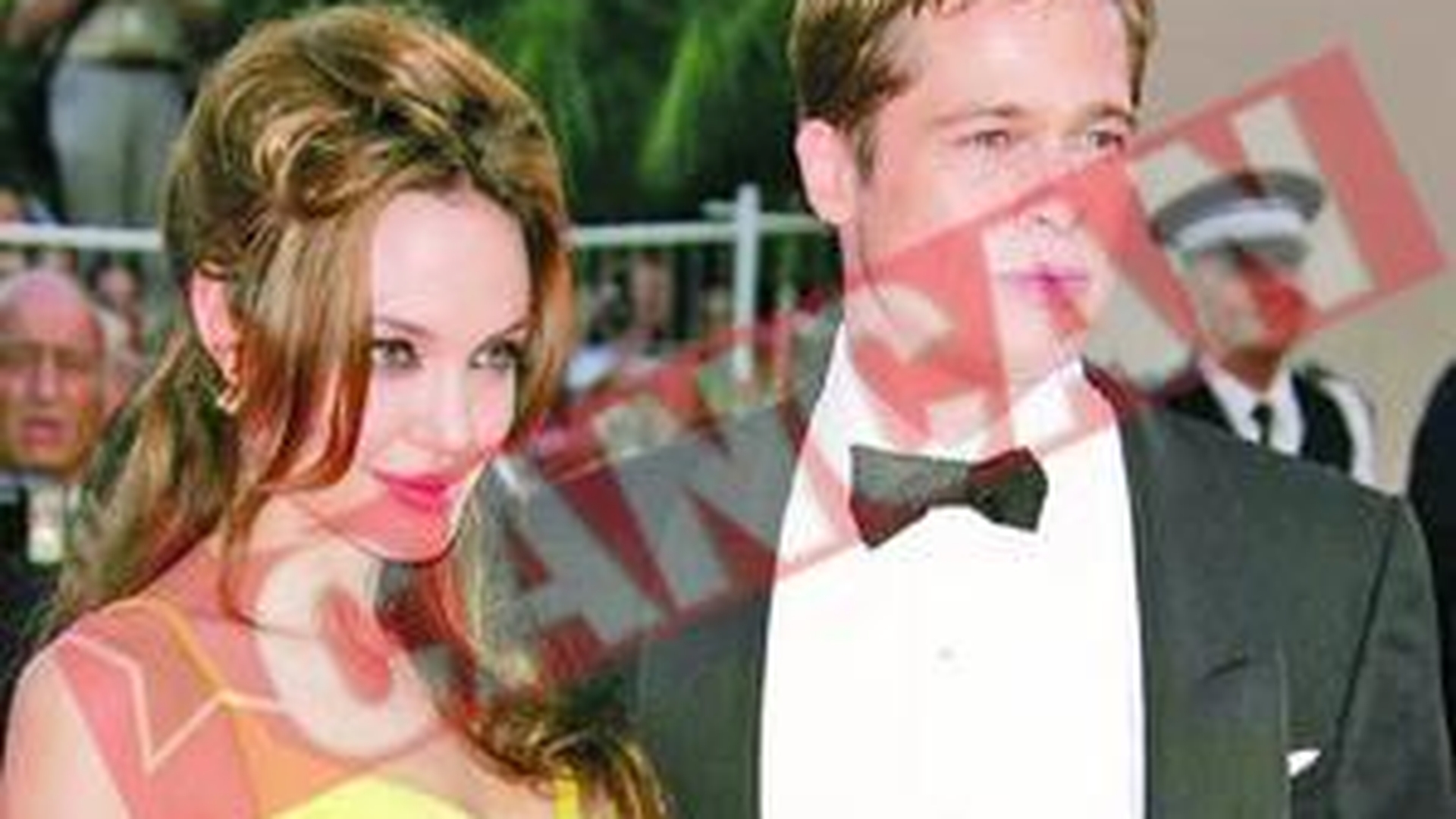 Angelina i-a aruncat lui Brad un pahar cu vin in fata