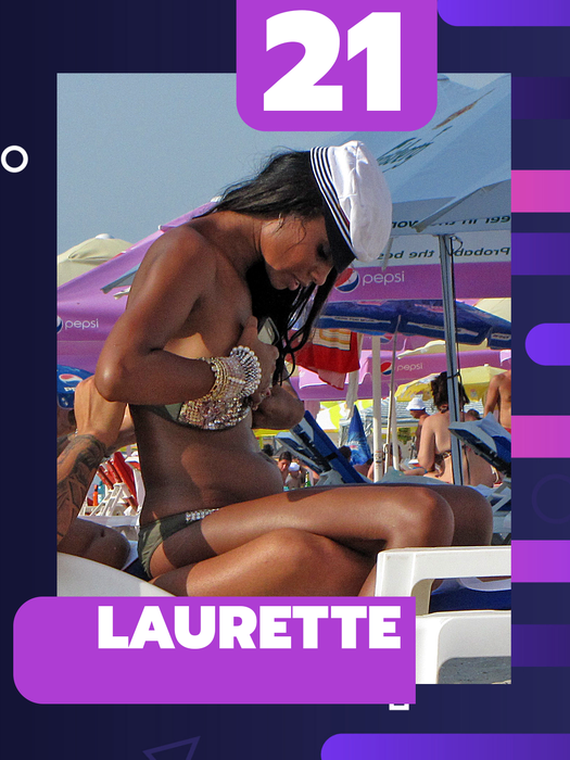 Top 30 sexy – dive care au devenit pudice și încearcă să-și acopere “elementele din dotare” cu mânuța. Gina Pistol & Daniela Crudu, în ipostaze de neuitat!