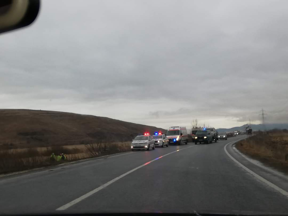Accident înfiorător în Harghita! Un bărbat a murit, iar altul a fost rănit, după ce s-au răsturnat cu mașina pe un câmp