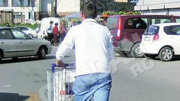 Patroni de localuri prinsi la furat carucioare