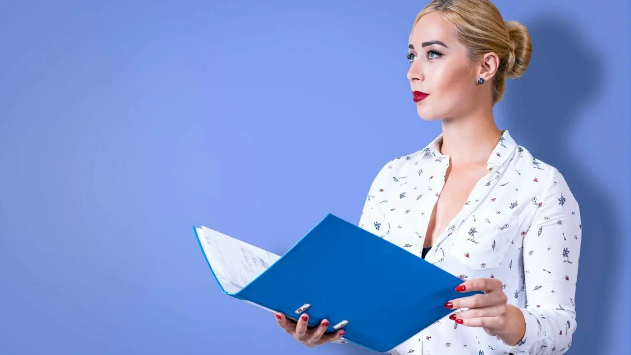 Cât primește o secretară care lucrează doar 4 ore la part-time acum, în 2023. Ce atribuții are la locul de muncă