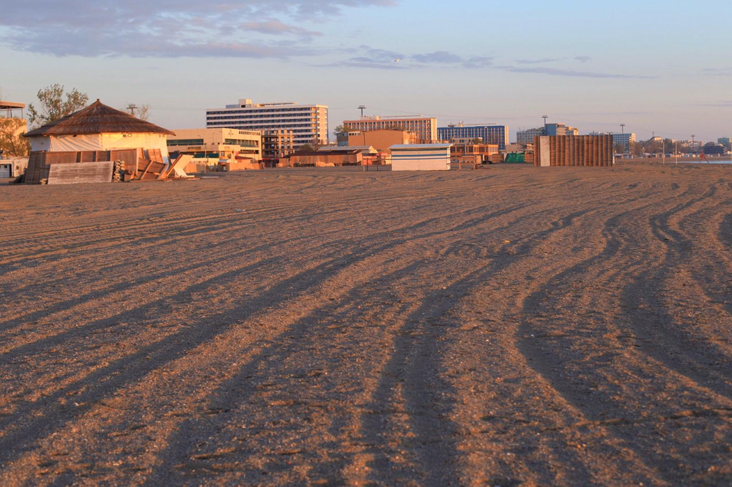 Anul trecut distracțiile erau în toi… Ce se întâmplă acum pe plaja din Mamaia