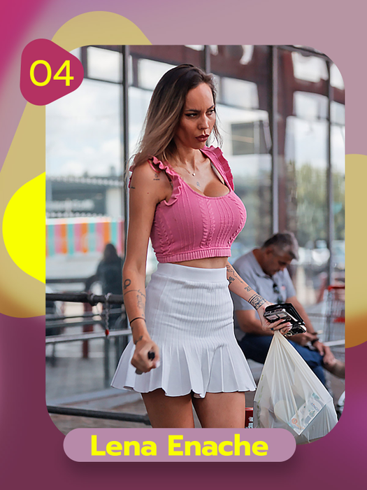 Ultimele imagini hot ale verii cu Antonia, Inna și Bianca Drăgușanu. Sună periculos, trage bluza mai…sus!